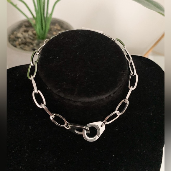 Stainless steel handcuff paperclip bracelet - Picture 3 of 5